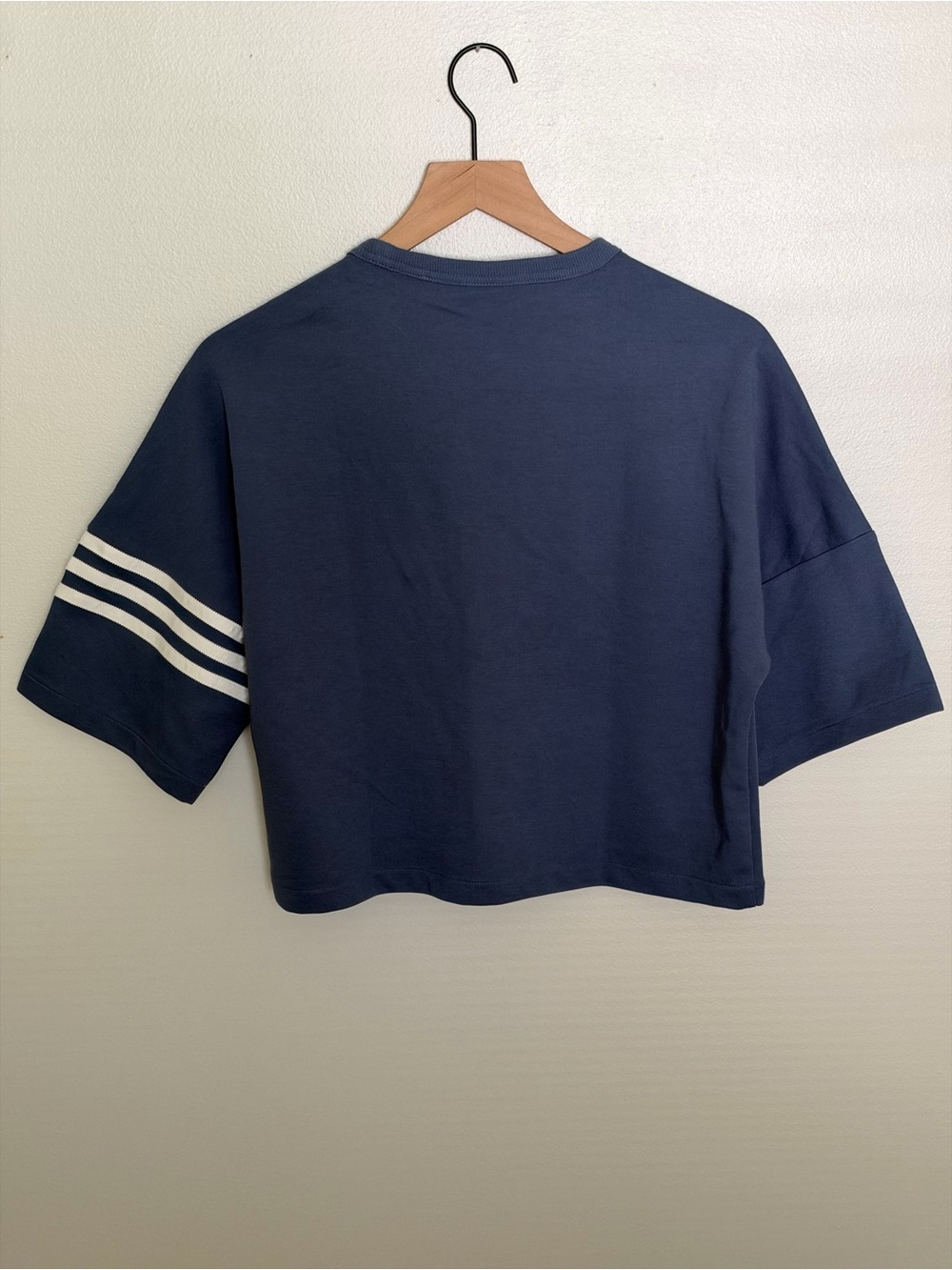 ADIDAS NEUCLASSICS TEE - Preloved Ink - Picture 6 of 12